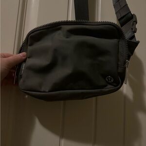 EUC Lululemon Grey Sage 2L Belt Bag